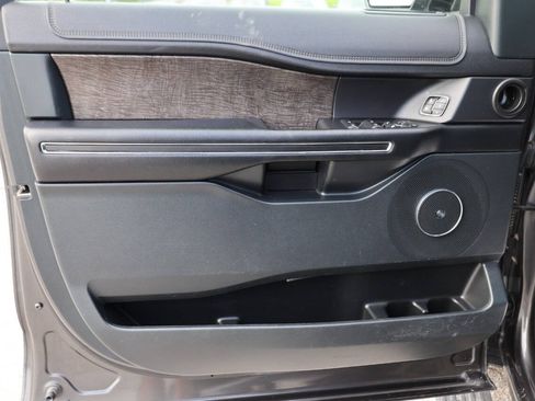 Used 2021 Ford Expedition Limited AWD/4WD image 12