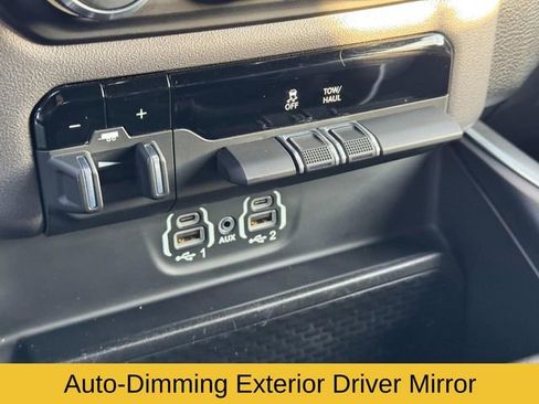 Used 2021 RAM 1500 Big Horn image 27