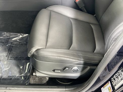 Used 2023 Genesis GV70 2.5T w/ Select Package image 19