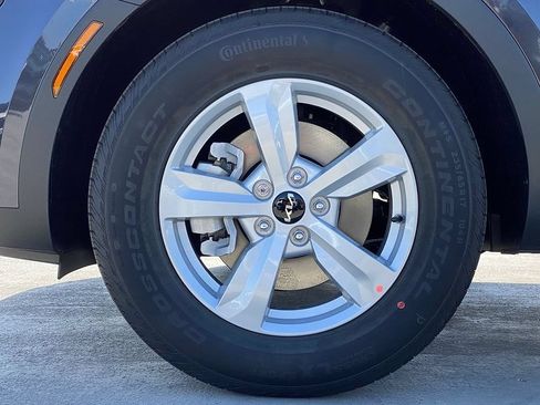 New 2026 Kia Sorento LX FWD image 11
