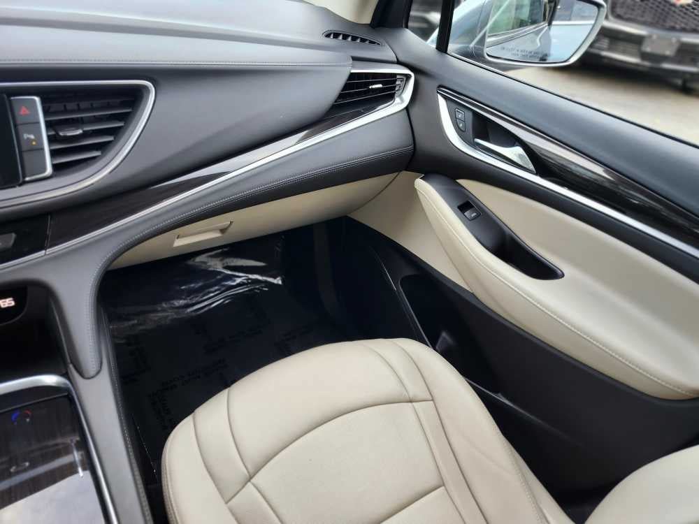 Used 2020 Buick Enclave Essence AWD/4WD image 13