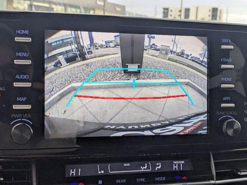 Used 2021 Toyota Sienna LE image 23