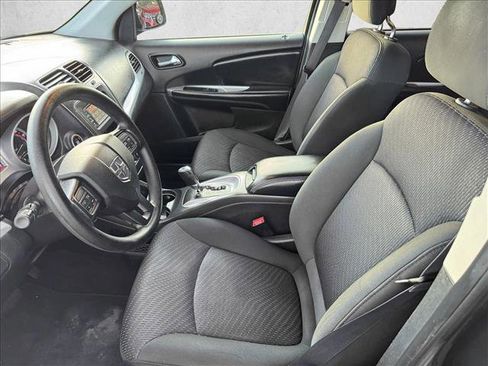 Used 2019 Dodge Journey SE image 10