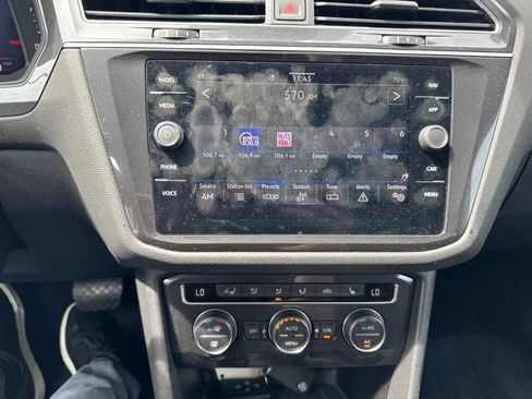 Used 2021 Volkswagen Tiguan SEL AWD/4WD image 48