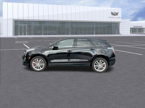 Used 2022 Cadillac XT5 Sportv image 2