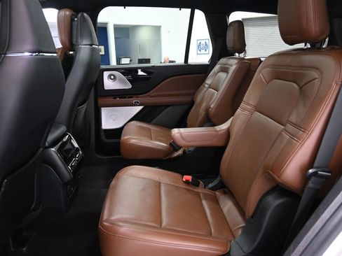 Used 2021 Lincoln Aviator Reserve w/ Equipment Group 202A image 14