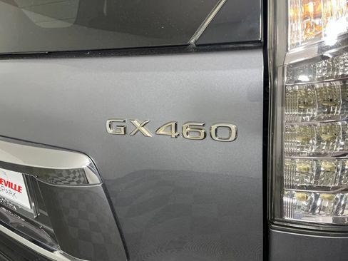 Used 2018 Lexus GX 460 Premium w/ Premium Package AWD/4WD image 4