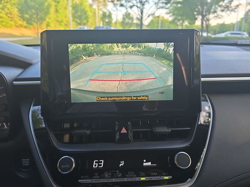 Used 2024 Toyota Corolla Cross LE FWD image 21
