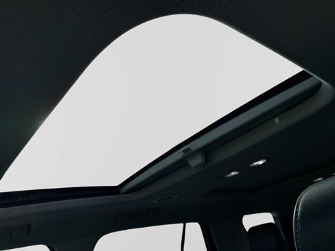 Certified 2018 Chevrolet Traverse Premier w/ Redline Edition image 19