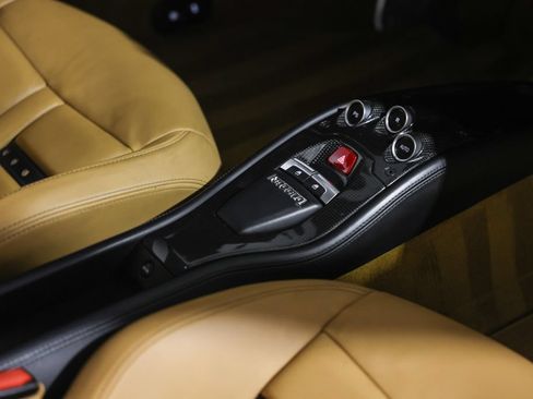 Used 2010 Ferrari 458 Italia Coupe RWD image 28