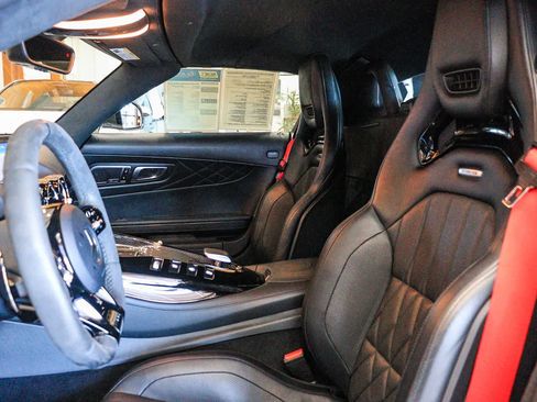 Used 2020 Mercedes-Benz AMG GT R image 19