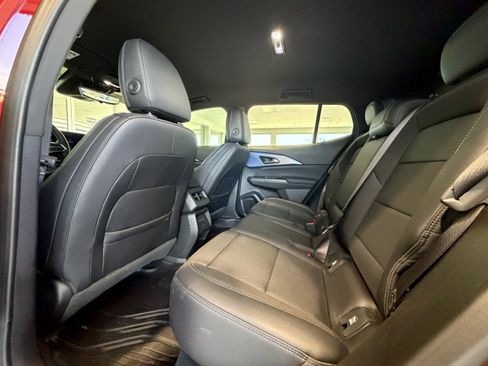 Used 2025 Chevrolet Equinox EV LT w/ Convenience Package II FWD image 17