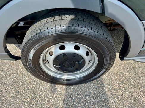 Used 2018 Ford Transit 250 148 Medium Roof RWD image 29