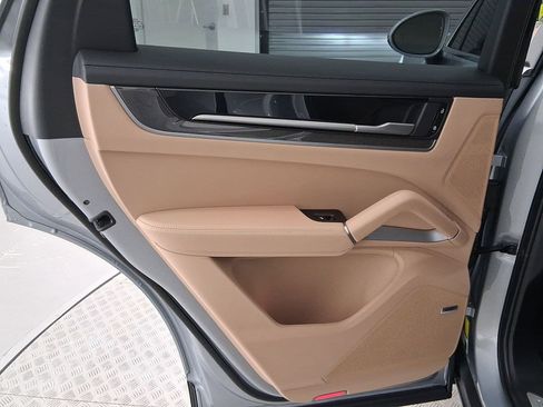 New 2026 Porsche Cayenne E-Hybrid image 28