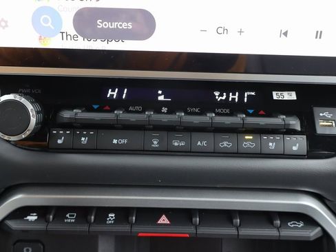 Used 2025 Toyota Tundra Platinum image 13