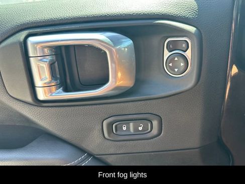 Used 2023 Jeep Wrangler Unlimited Sahara w/ Cold Weather Group AWD/4WD image 18
