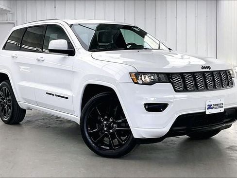 Used 2018 Jeep Grand Cherokee Altitude AWD/4WD image 1