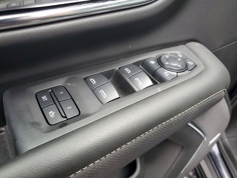 Certified 2024 GMC Yukon XL SLT w/ SLT Luxury Package image 25