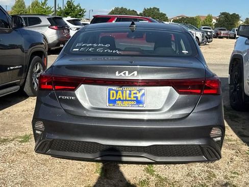 Used 2023 Kia Forte LXS w/ LXS Technology Package image 6