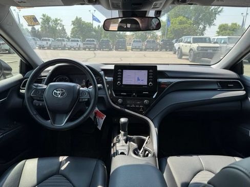 Used 2021 Toyota Camry SE AWD/4WD image 2