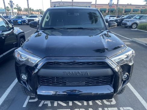 Used 2023 Toyota 4Runner SR5 AWD/4WD image 11