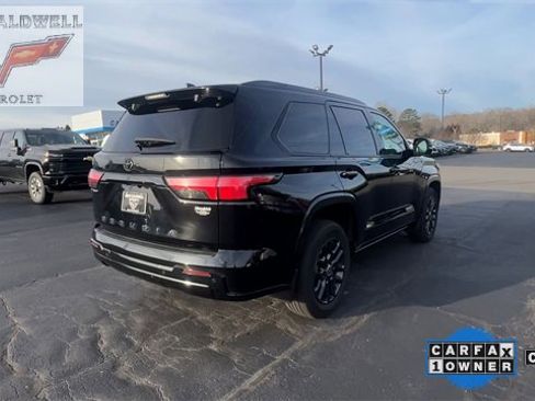 Used 2024 Toyota Sequoia image 8