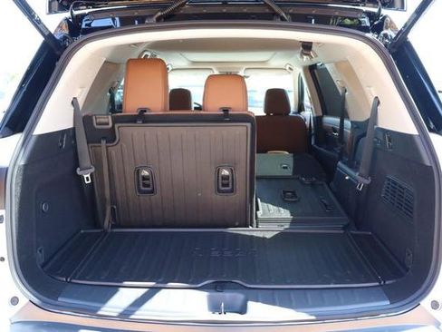 New 2026 Nissan Pathfinder Platinum AWD/4WD image 8