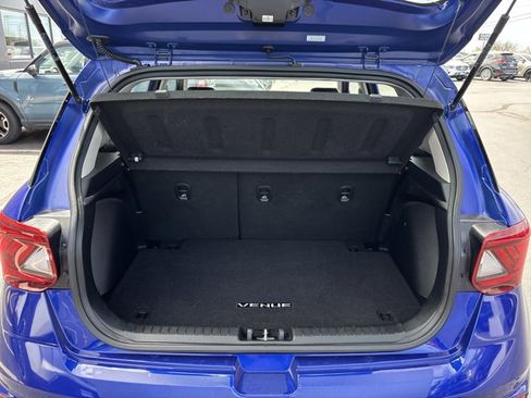 Used 2023 Hyundai Venue Limited w/ Cargo Package image 5