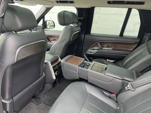 Certified 2023 Land Rover Range Rover Autobiography image 30