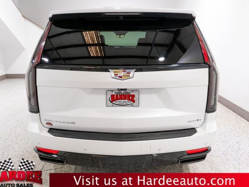 Used 2023 Cadillac Escalade Sport AWD/4WD image 4