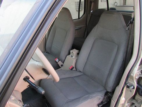 Used 2001 Ford Explorer Sport Trac 2WD image 16