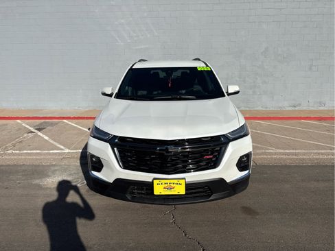 Used 2023 Chevrolet Traverse RS image 1