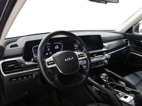 Used 2025 Kia Telluride S AWD/4WD image 16