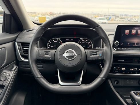 Used 2024 Nissan Rogue SV w/ SV Premium Package image 20