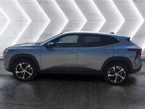 Used 2026 Chevrolet Trax RS FWD image 8