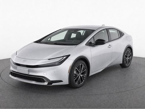 Used 2025 Toyota Prius XLE FWD image 2