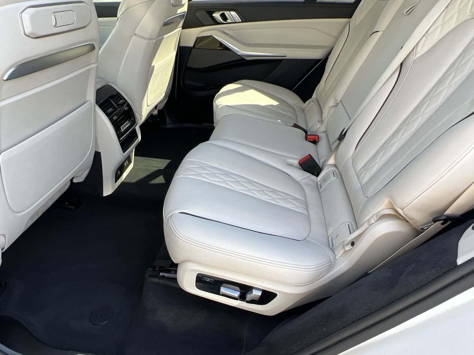 Used 2026 BMW X7 xDrive40i AWD/4WD image 22