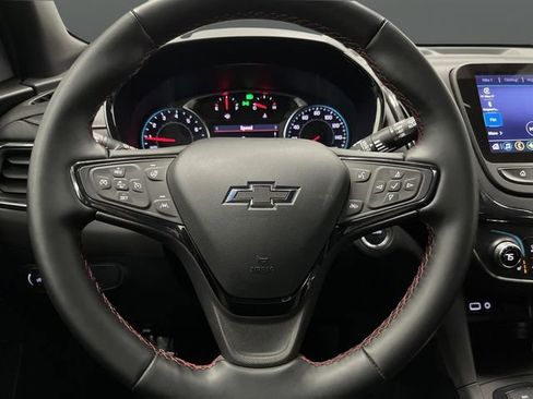 Used 2024 Chevrolet Equinox RS w/ RS Leather Package image 17