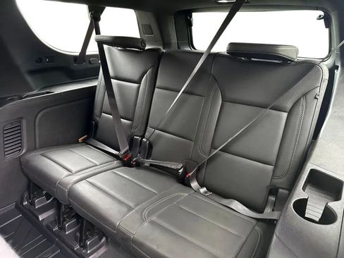Used 2022 Chevrolet Suburban Z71 w/ Luxury Package AWD/4WD image 30