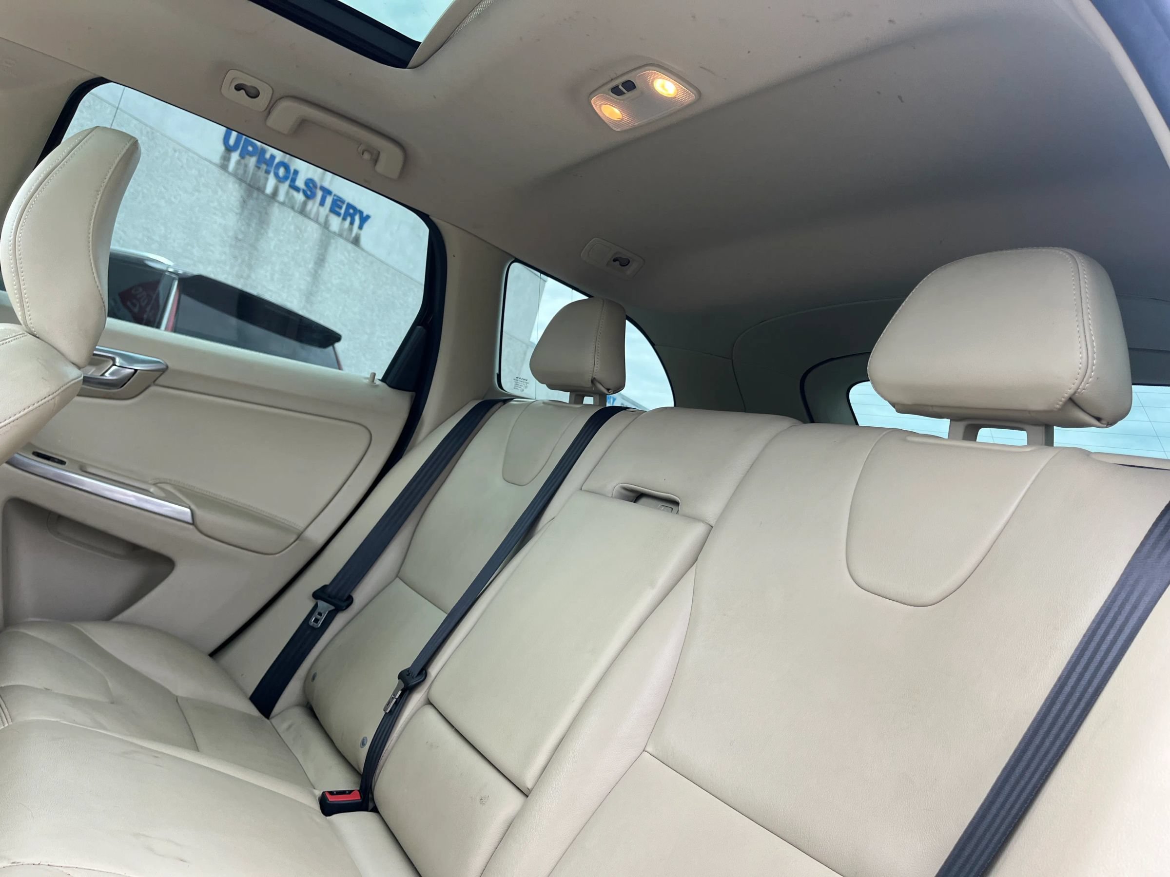 Used 2015 Volvo XC60 T5 AWD/4WD image 17