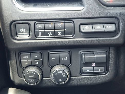 Used 2024 Chevrolet Tahoe High Country AWD/4WD image 20