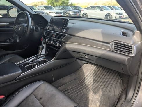 Used 2018 Honda Accord Sport image 21