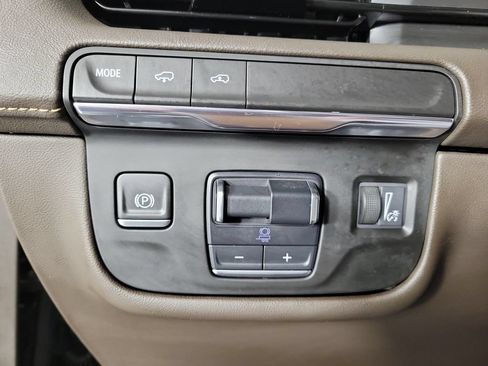 Used 2022 Cadillac Escalade Sport w/ Touring Package RWD image 33