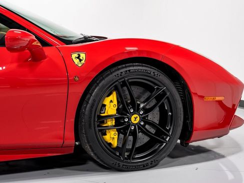 Used 2018 Ferrari 488 GTB image 42