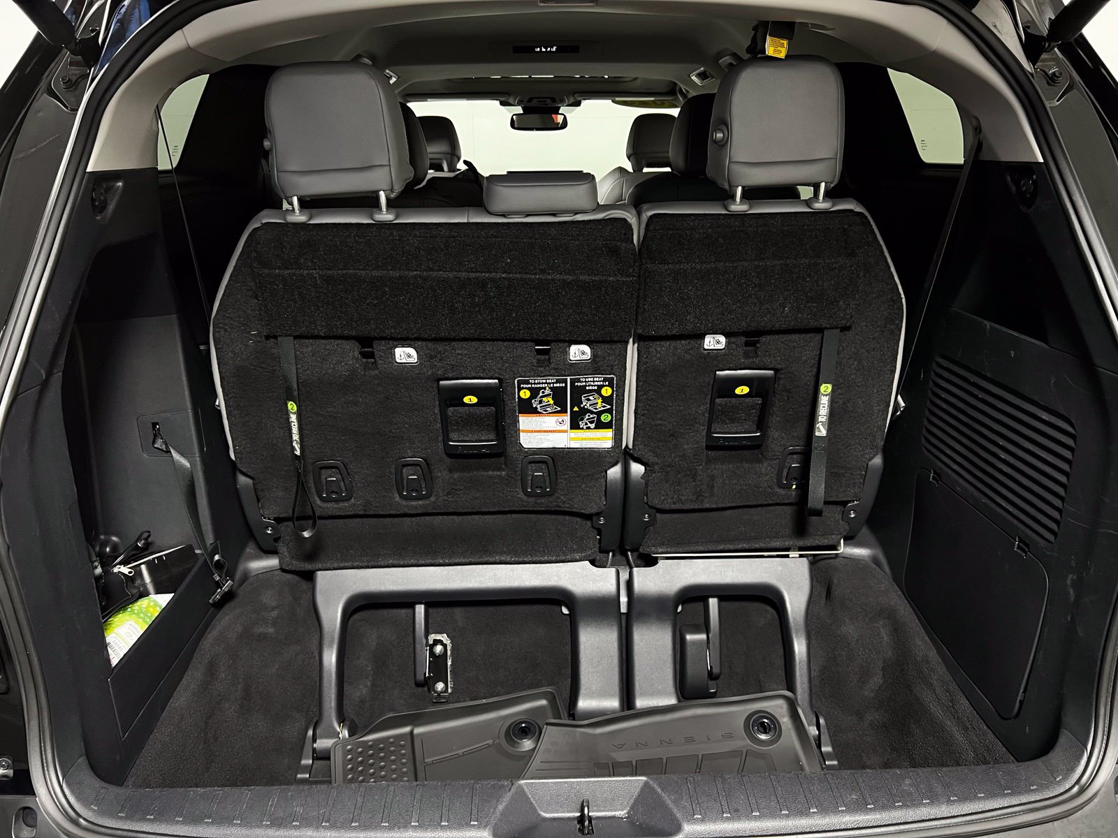 Certified 2025 Toyota Sienna XLE FWD image 26