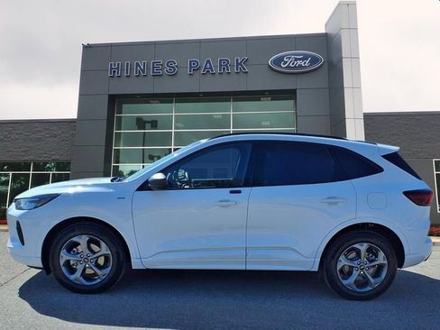 Used 2023 Ford Escape ST-Line image 4