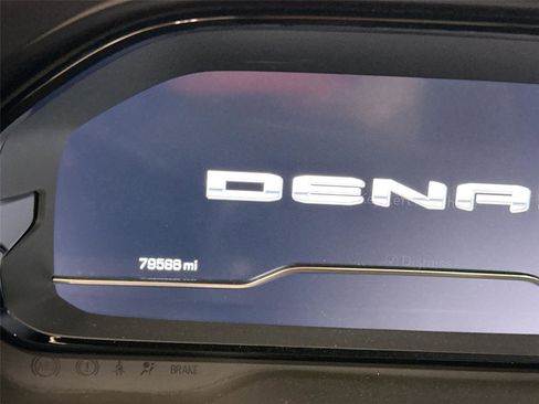 Used 2022 GMC Yukon XL Denali image 3