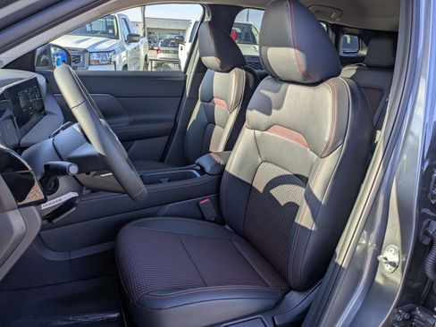 New 2026 Nissan Kicks SR FWD image 13