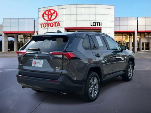 Certified 2022 Toyota RAV4 XLE image 5