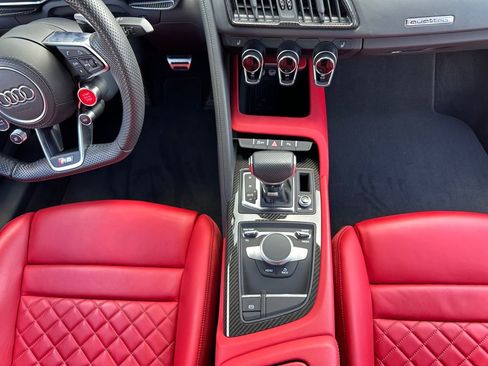 Certified 2022 Audi R8 V10 performance AWD/4WD image 11